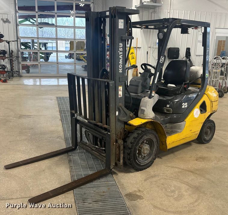 Komatsu  FG25T-16 forklift - EH6575