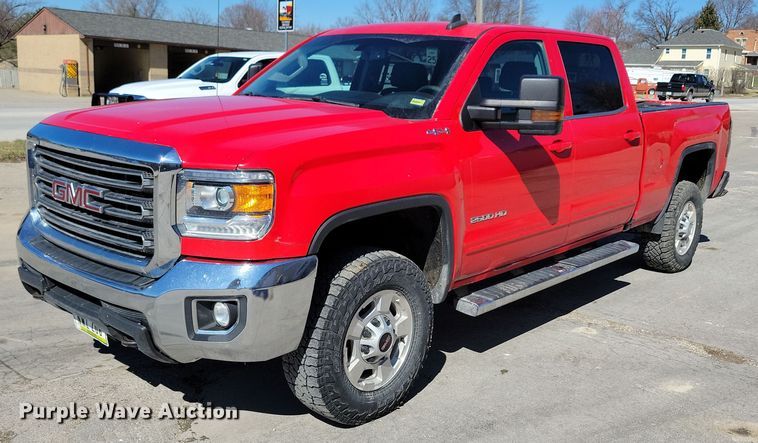 2016 GMC Sierra 2500HD Crew Cab pickup truck - LC9878