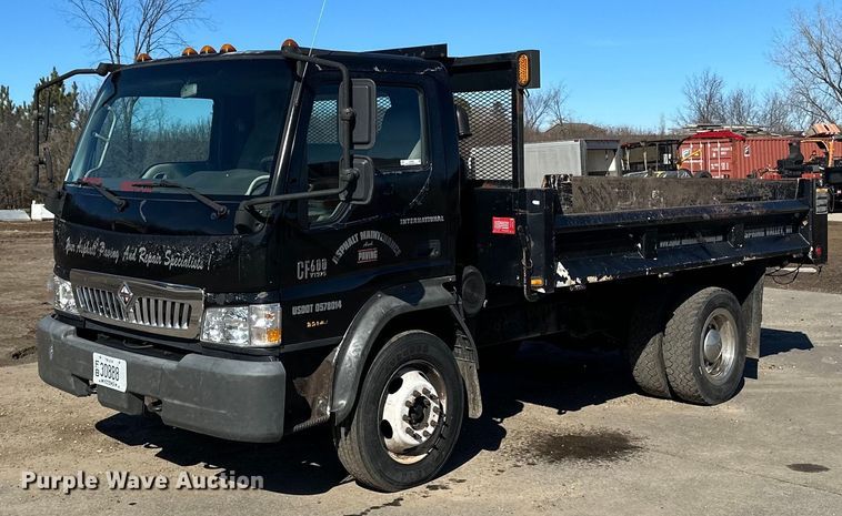2006 International  CF600 dump truck - LO9504