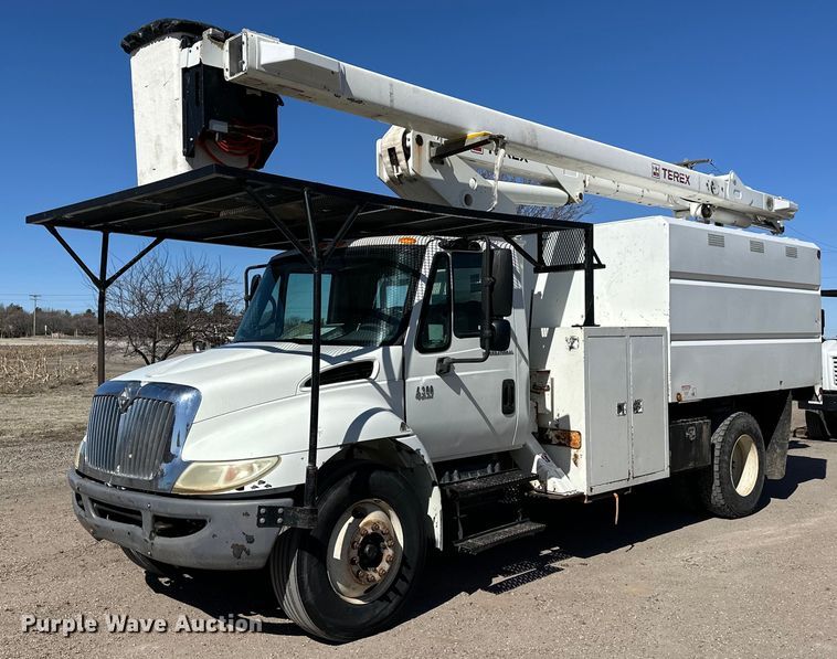 2008 International  4300 forestry bucket truck - NJ9414