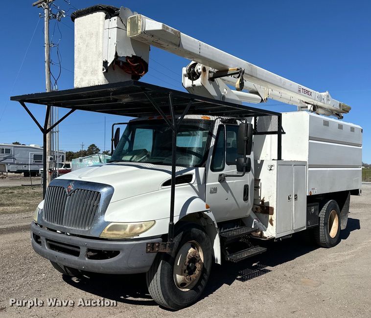 2008 International  4300 forestry bucket truck - NJ9415
