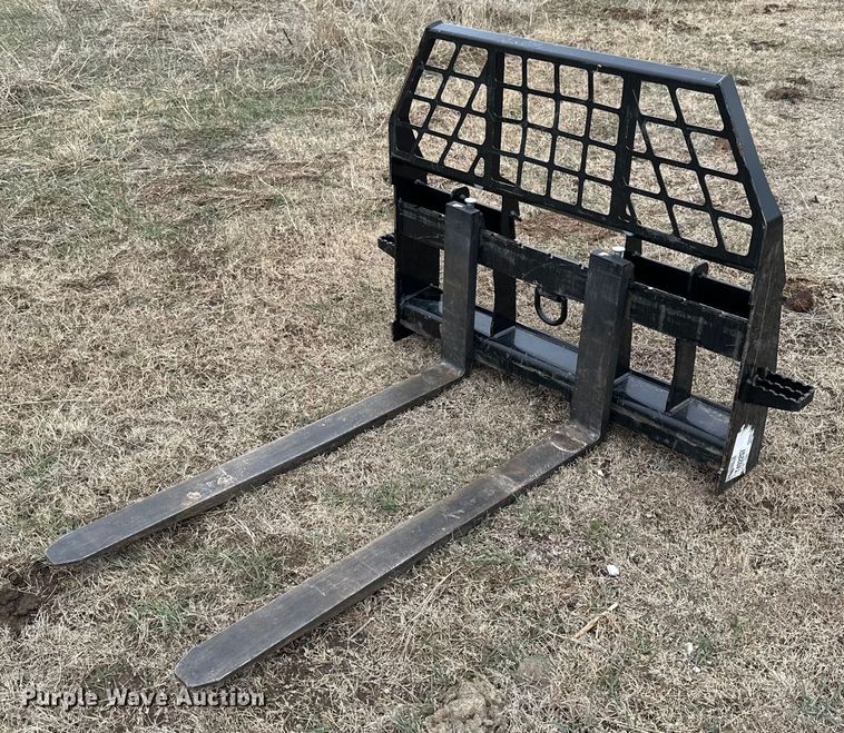 John Deere AT492257 skid steer forks - NJ9490