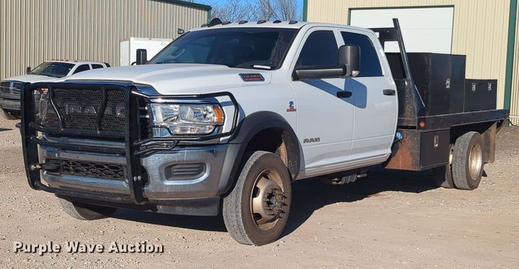 2020 Dodge Ram 5500HD Crew Cab flatbed truck - NZ9332