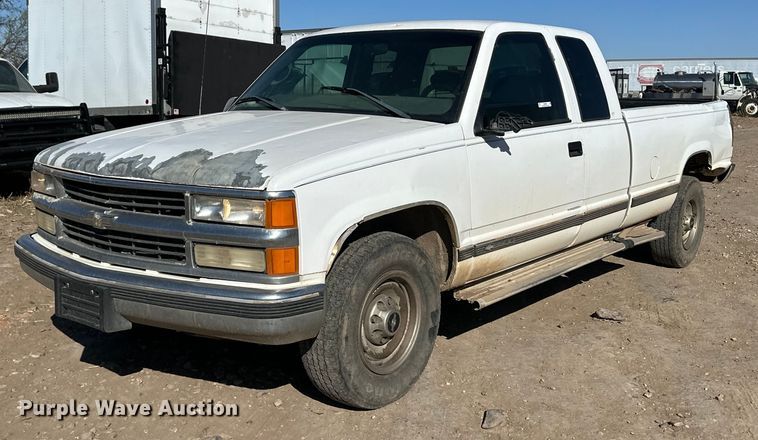 1998 Chevrolet C2500 Ext. Cab pickup truck - OA9689
