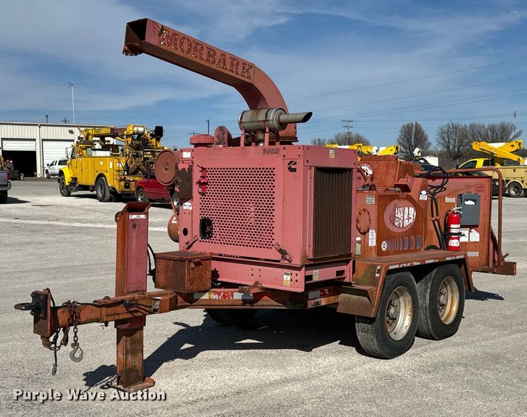 2001 Morbark 2400 wood chipper - OJ9664
