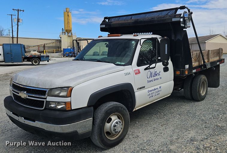 2007 Chevrolet  Silverado 3500 dump flatbed pickup truck - OK9829