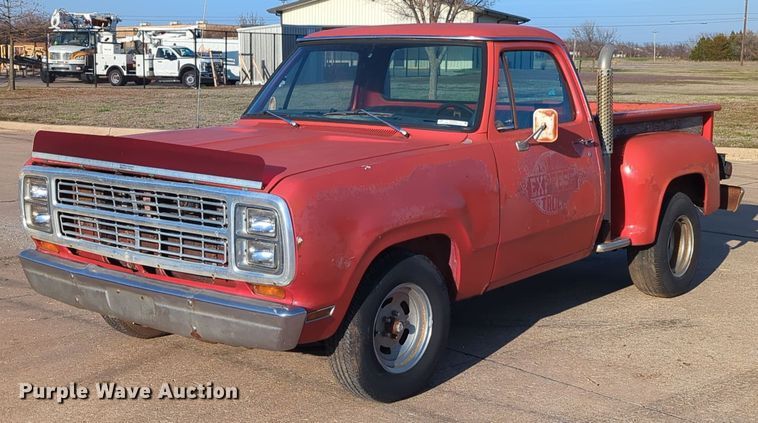 1979 Dodge D100 pickup truck - OL9257