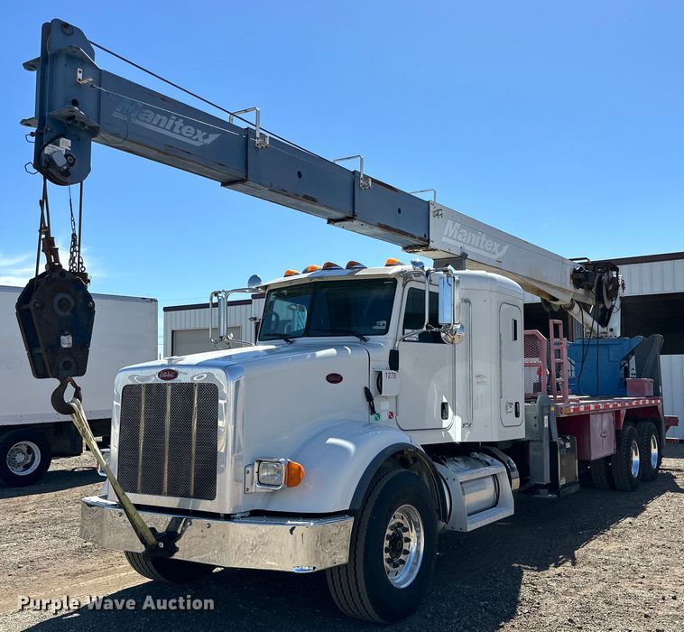 2016 Peterbilt 365 crane truck - DG4280