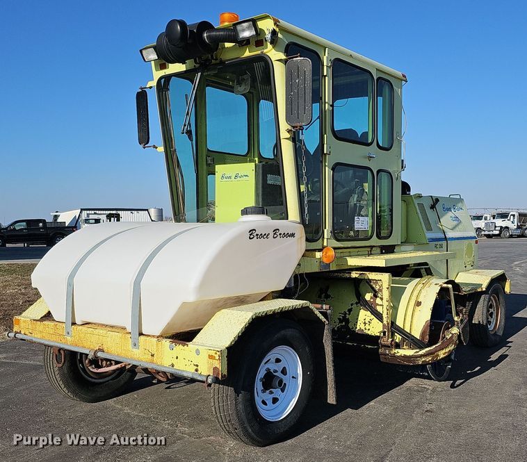 2002 Broce Broom RC350 broom - DK0677