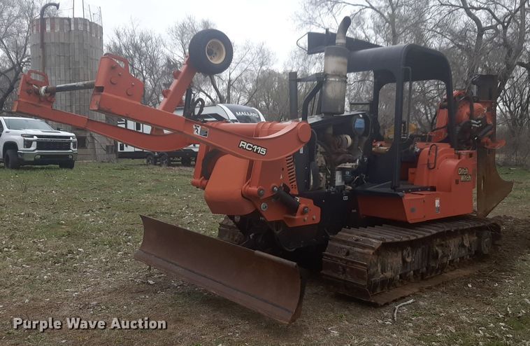 2009 Ditch Witch HT115 cable plow - DP2711
