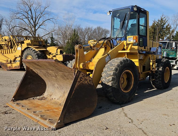 1996 Komatsu  WA320-1 wheel loader - DR8547