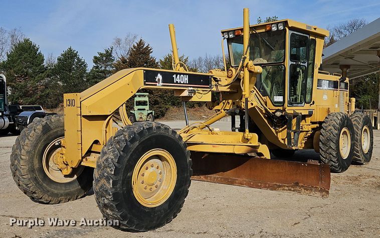 1996 Caterpillar  140H motor grader - DR8548