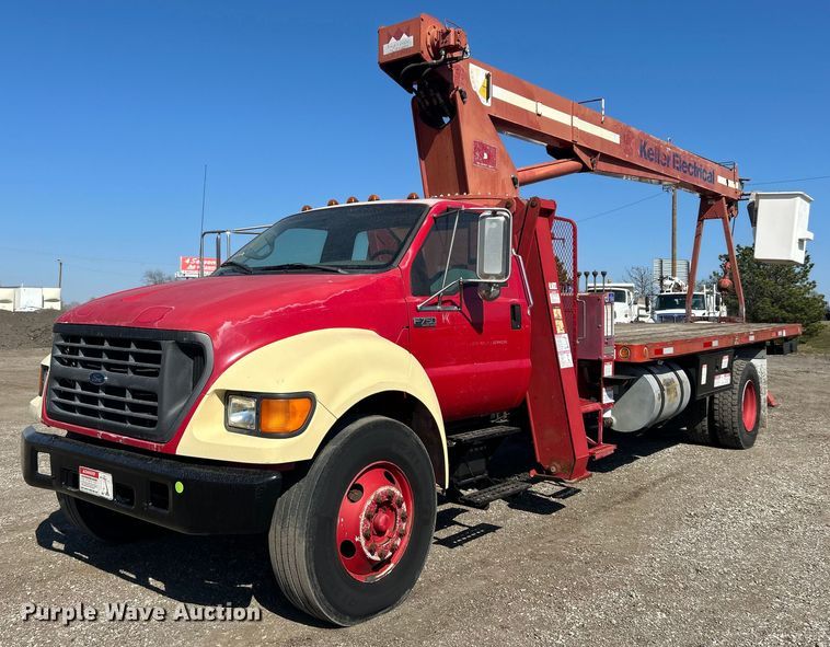 2003 Ford F750 Super Duty crane truck - EG1275