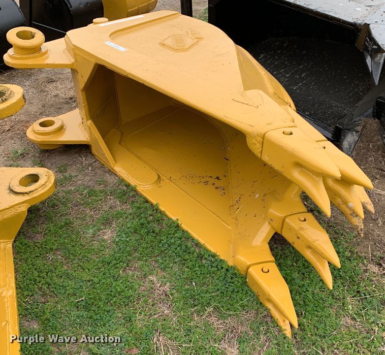 Hensley  26" W v-bottom excavator bucket - KX9859
