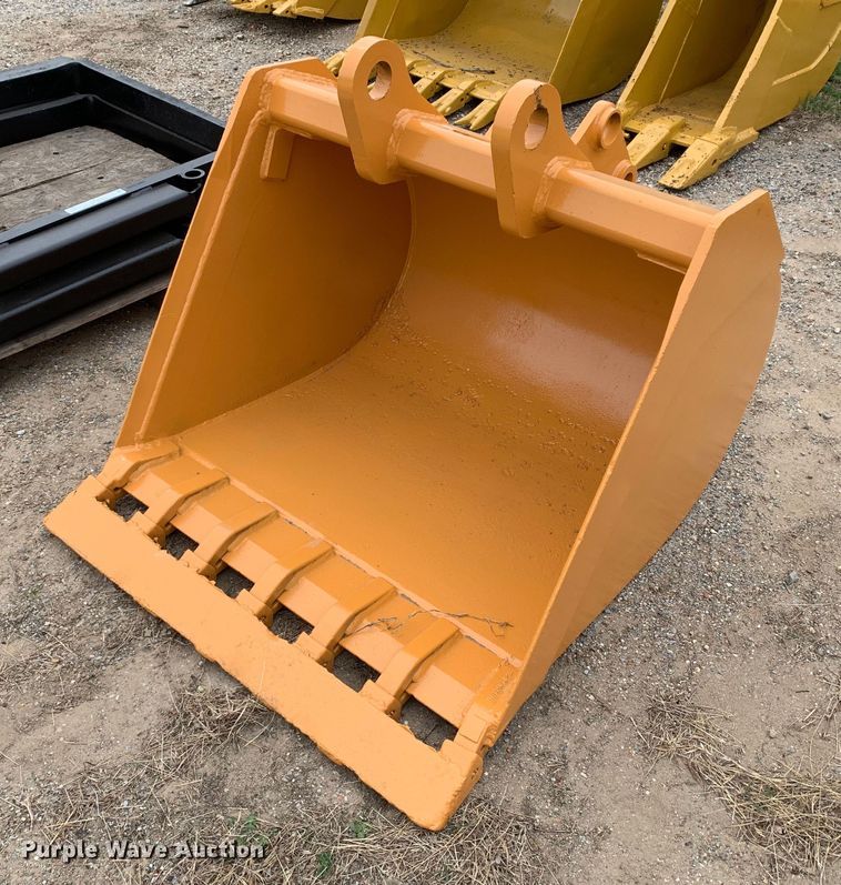 36" W backhoe bucket - KX9878
