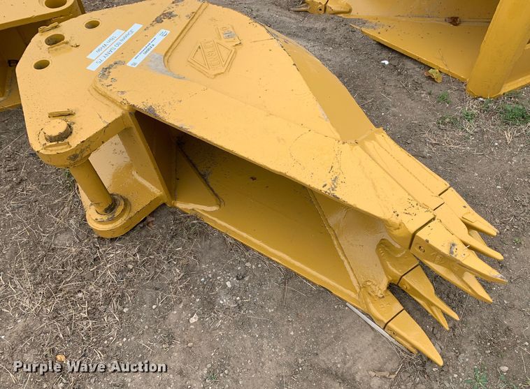 Hensley 18" W excavator bucket - KX9880