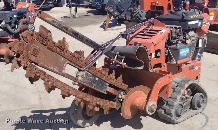 2011 Ditch Witch RT12 trencher - LN9972