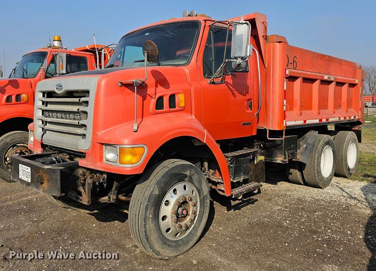 2003 Sterling  L7500 dump truck - MA9284
