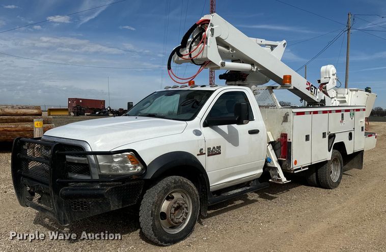 2017 Dodge Ram 5500HD bucket truck - NS9519
