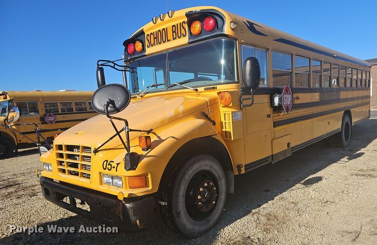 2005 Bluebird  Vision school bus - DM1570