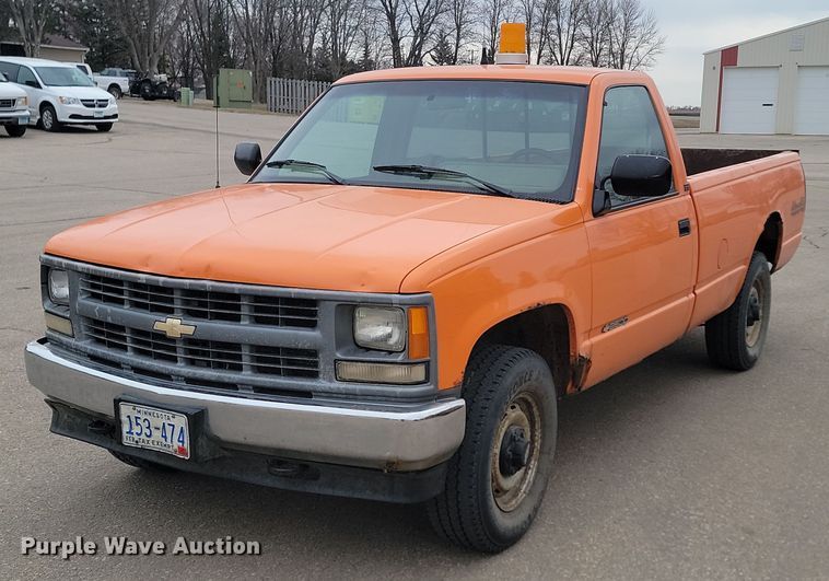 1994 Chevrolet  K2500 pickup truck - DP3416