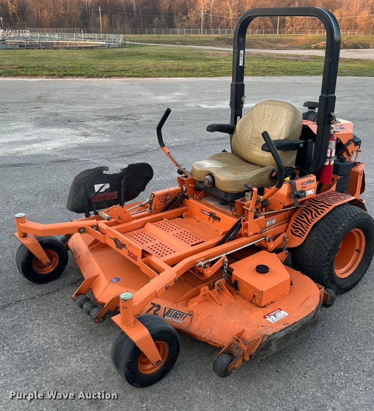 Scag Turf Tiger STT72V-26DFI ZTR lawn mower - EH6617