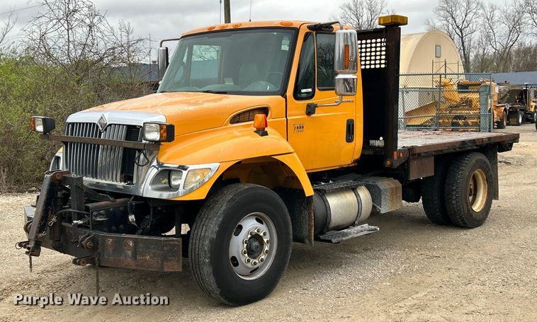 2006 International 7400 dump flatbed truck - EK4229