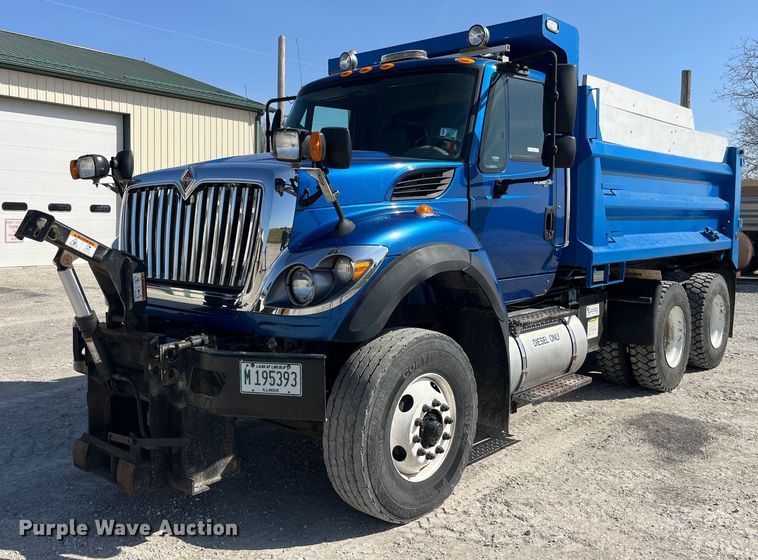 2014 International  WorkStar 7400 dump truck - LD9347