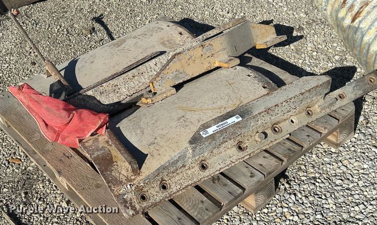 (3) Caterpillar 30" left side blade extensions  - MO9203