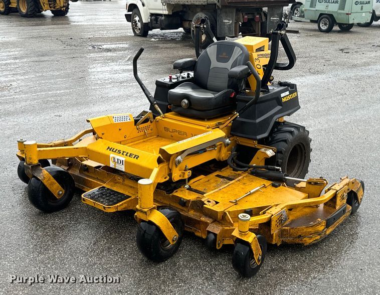 Hustler Super 104 ZTR lawn mower - ND9023