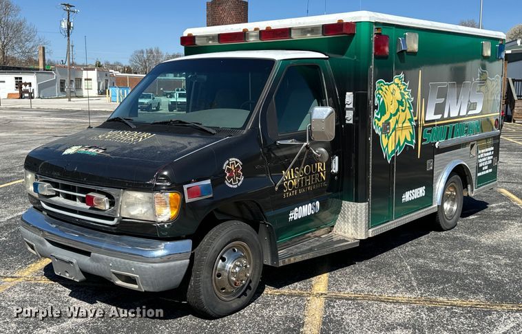 1997 Ford E350 ambulance - ND9060