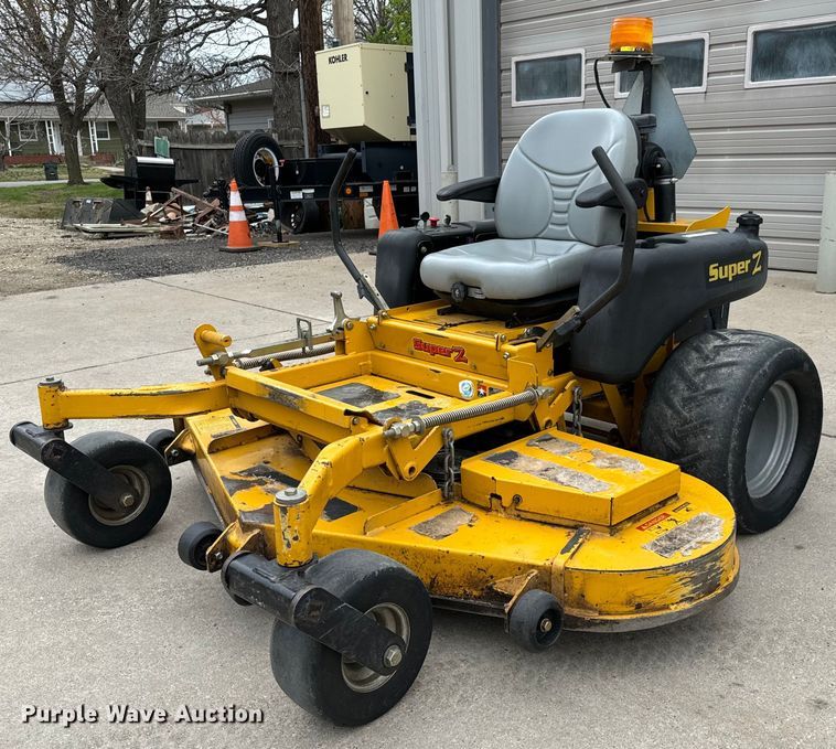 Hustler Super Z ZTR lawn mower - NH9029