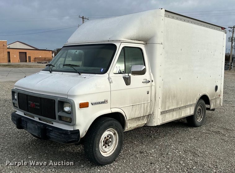 1994 GMC Vandura 3500 box truck - NJ9473