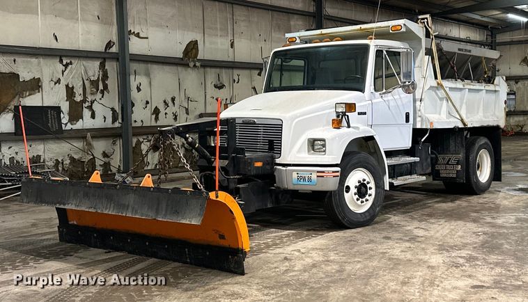 2002 Freightliner  FL70 dump truck - NT9009