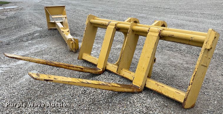 Caterpillar  60" L forks - OG9845