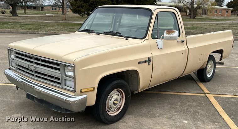 1987 Chevrolet  C10 pickup truck - OJ9692