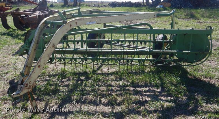 John Deere 896A hay rake - DV9937