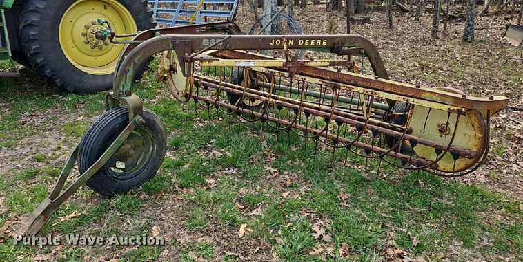John Deere 660 hay rake - EJ6175