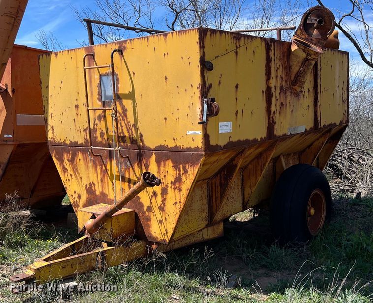 Phares & Wilkins grain cart - KV9787