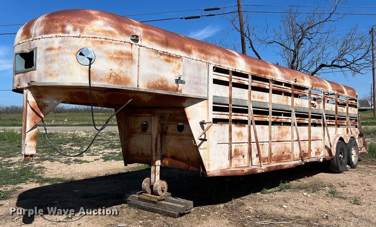 Shop built livestock trailer - KV9792