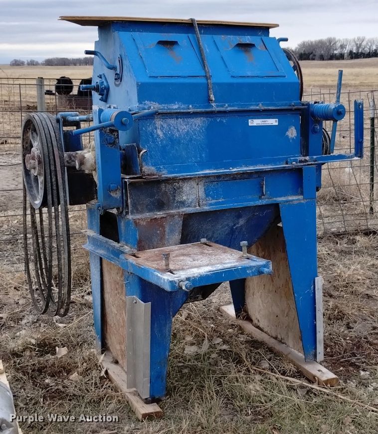 Corn roller mill - LN9971