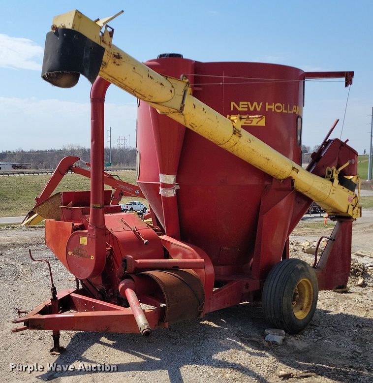 New Holland 357 feed grinder/mixer - MQ9698