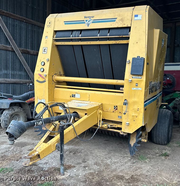 Vermeer  605L round baler - NT9046