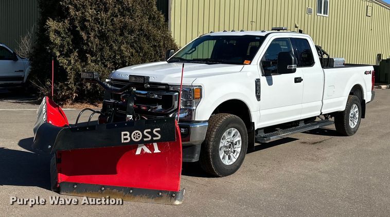 2022 Ford F350 Super Duty XLT SuperCab pickup truck - DL7856