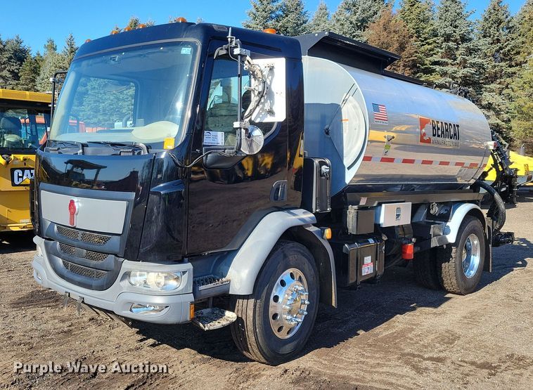 2022 Kenworth K370 oil distributor truck - DL7858