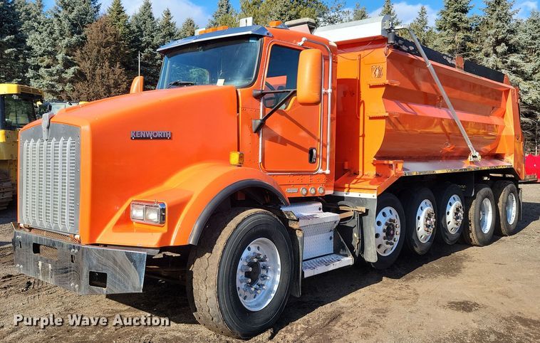 2002 Kenworth T800 dump truck - DL7861