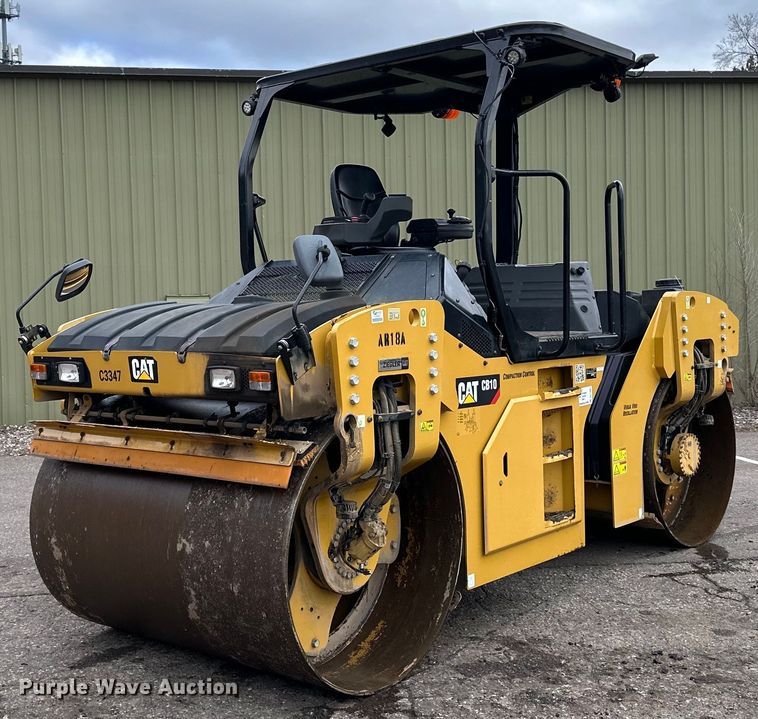 2018 Caterpillar CB10 double drum vibratory roller - DL7867