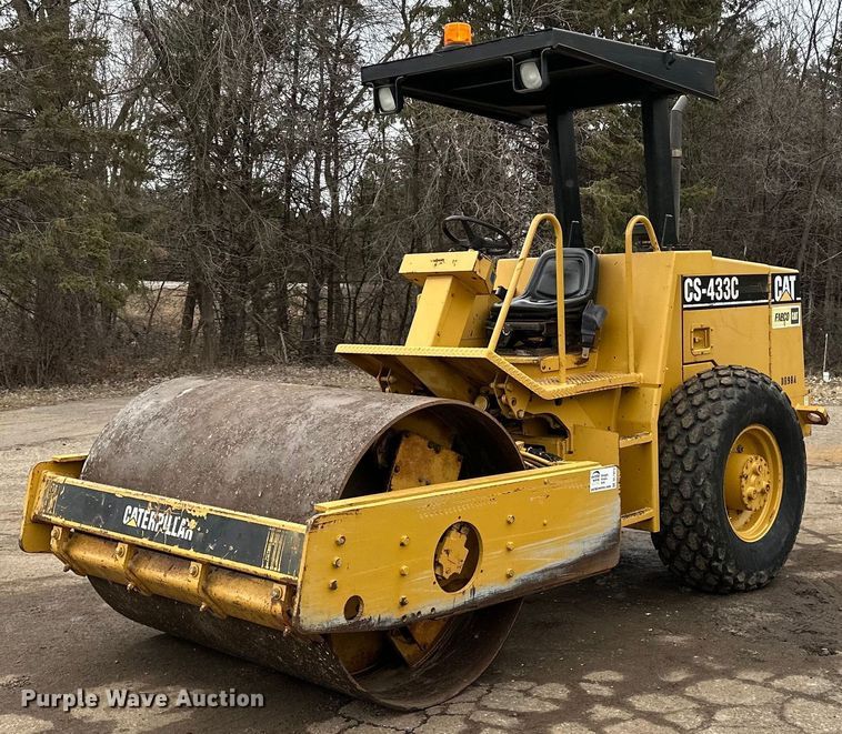 1999 Caterpillar CS-433C single drum vibratory roller - DL7873
