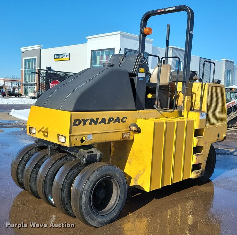2003 Dynapac CP 132 pneumatic roller - DL7891