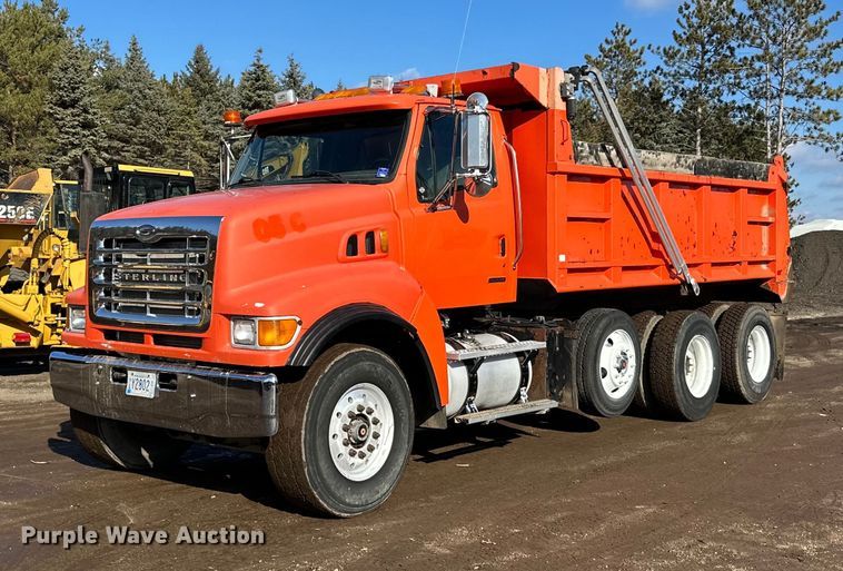 2005 Sterling LT9500 dump truck - DO3174